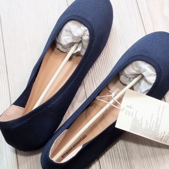 (4-3961)  Amazon Essentials Flat Sz 13 - Picture 1 of 7